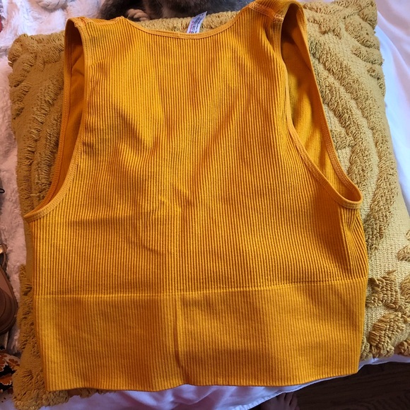 UO Out from under V neck ribbed tank - Picture 3 of 3